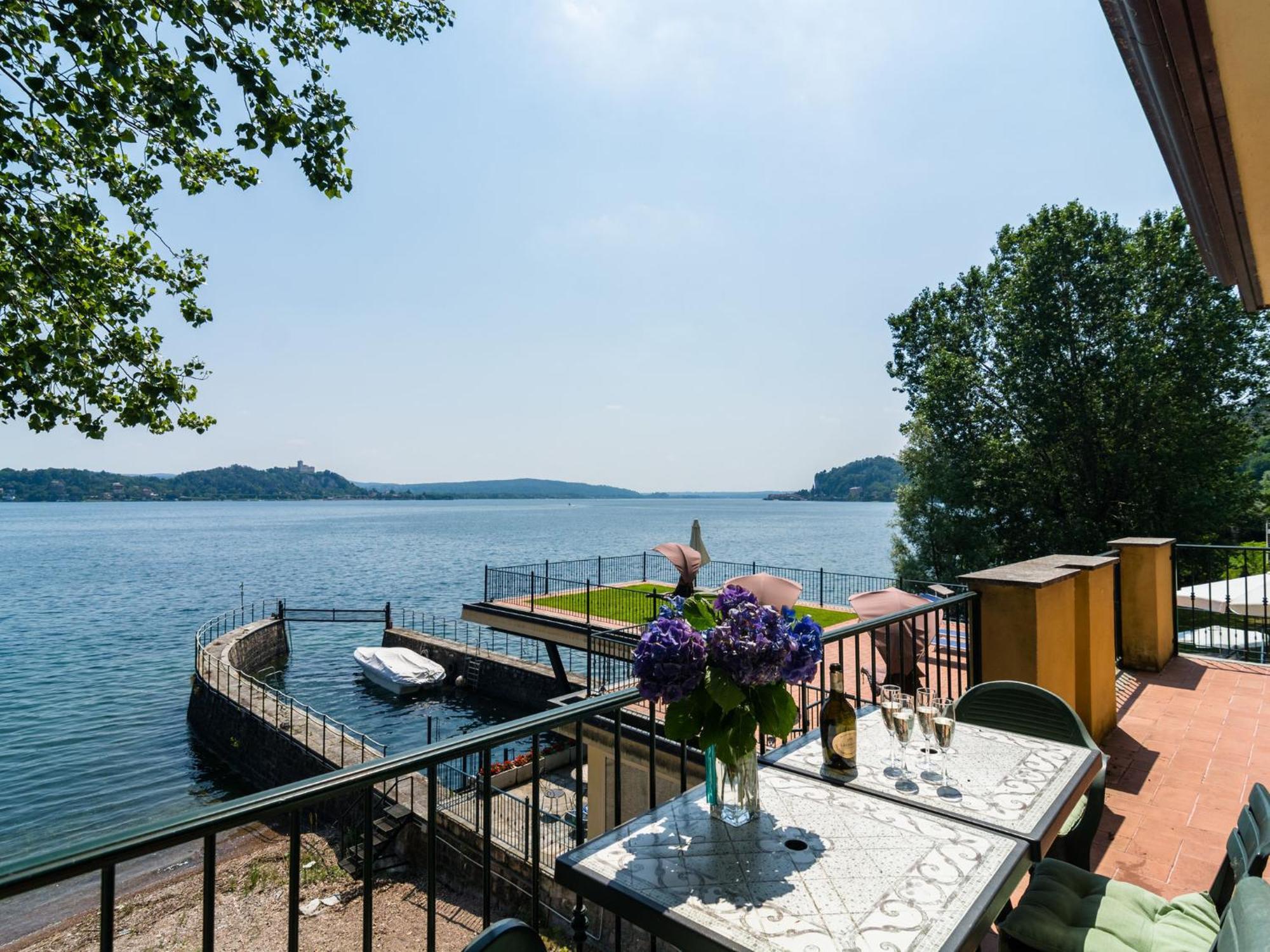 Residence Villa Greta Meina Kültér fotó